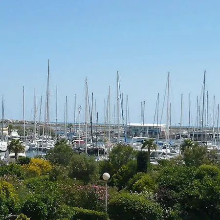 Port Hotel